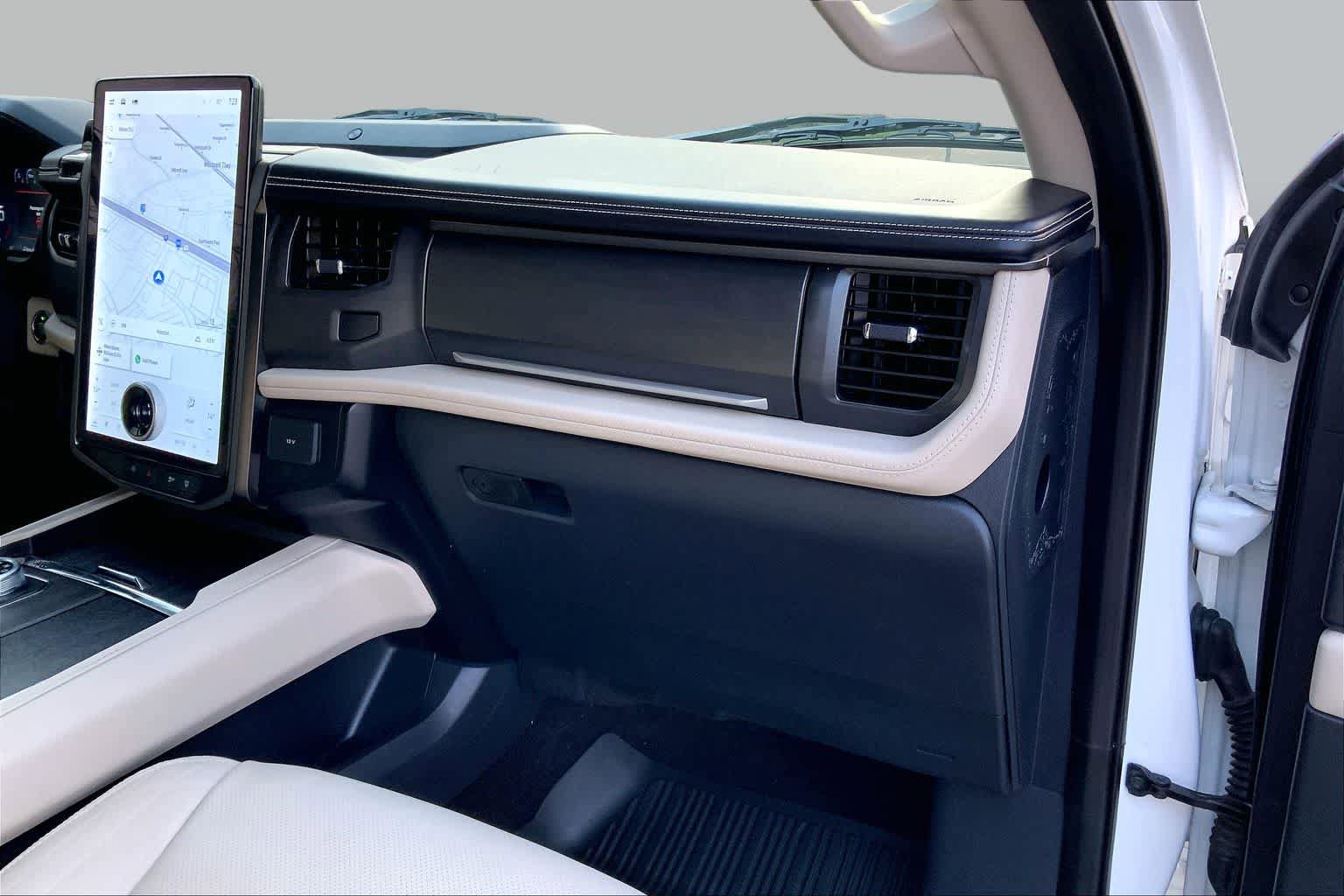 Certified 2023 Ford Expedition Max Platinum RWD image 38