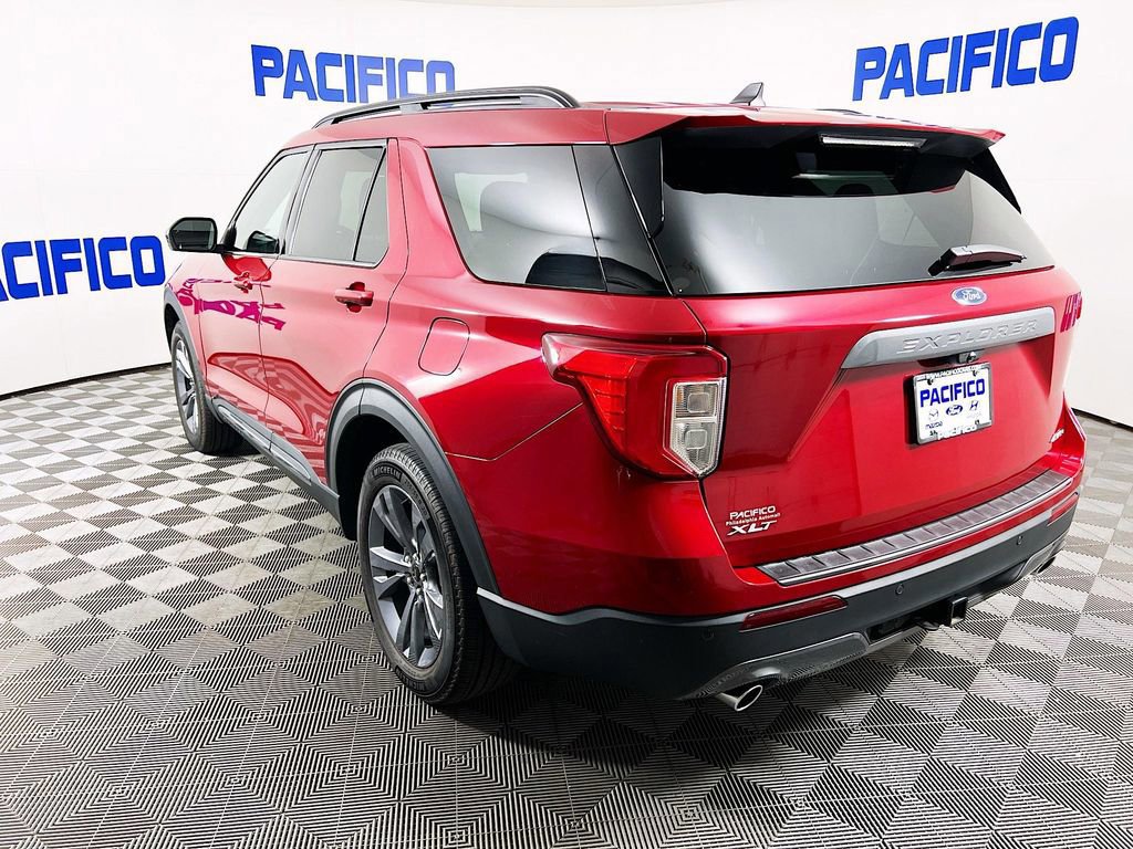 Certified 2023 Ford Explorer XLT w/ Equipment Group 202A image 5