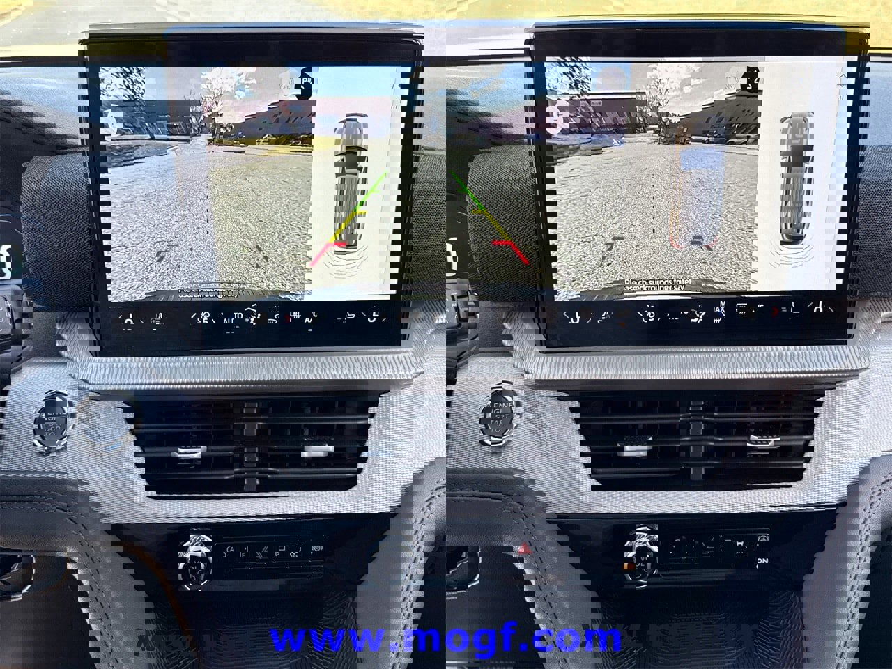 Certified 2025 Ford Explorer Active w/ Active Comfort Package image 11