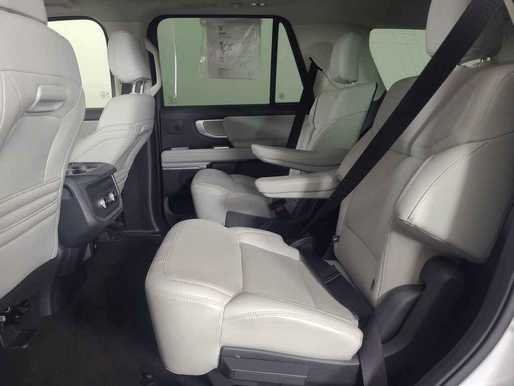 Certified 2025 Ford Expedition Platinum w/ Driver's Package AWD/4WD image 20