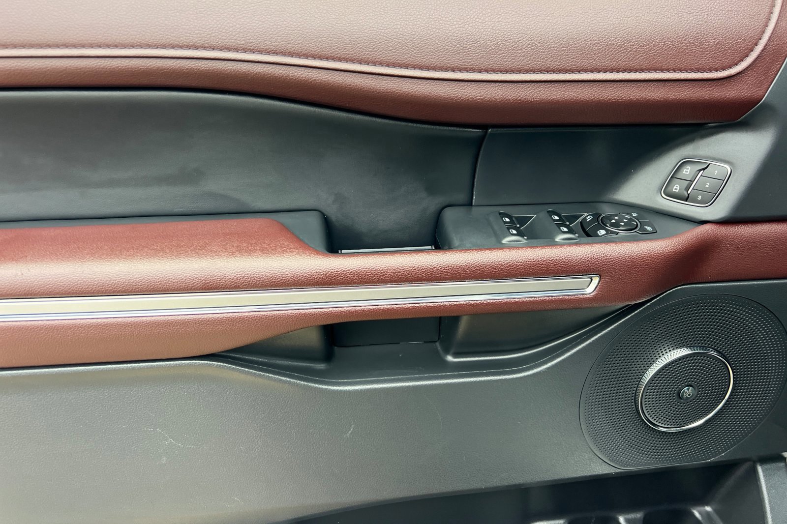 Certified 2024 Ford Expedition Limited image 12