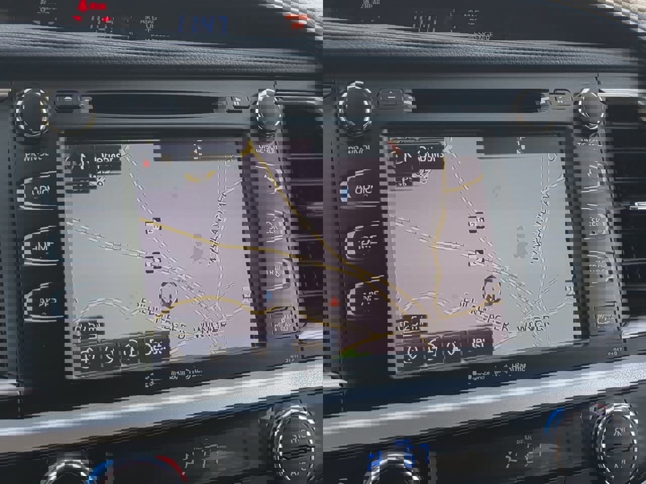 Used 2018 Toyota Highlander SE image 20