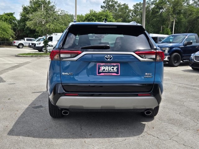 Used 2022 Toyota RAV4 XSE AWD/4WD image 7