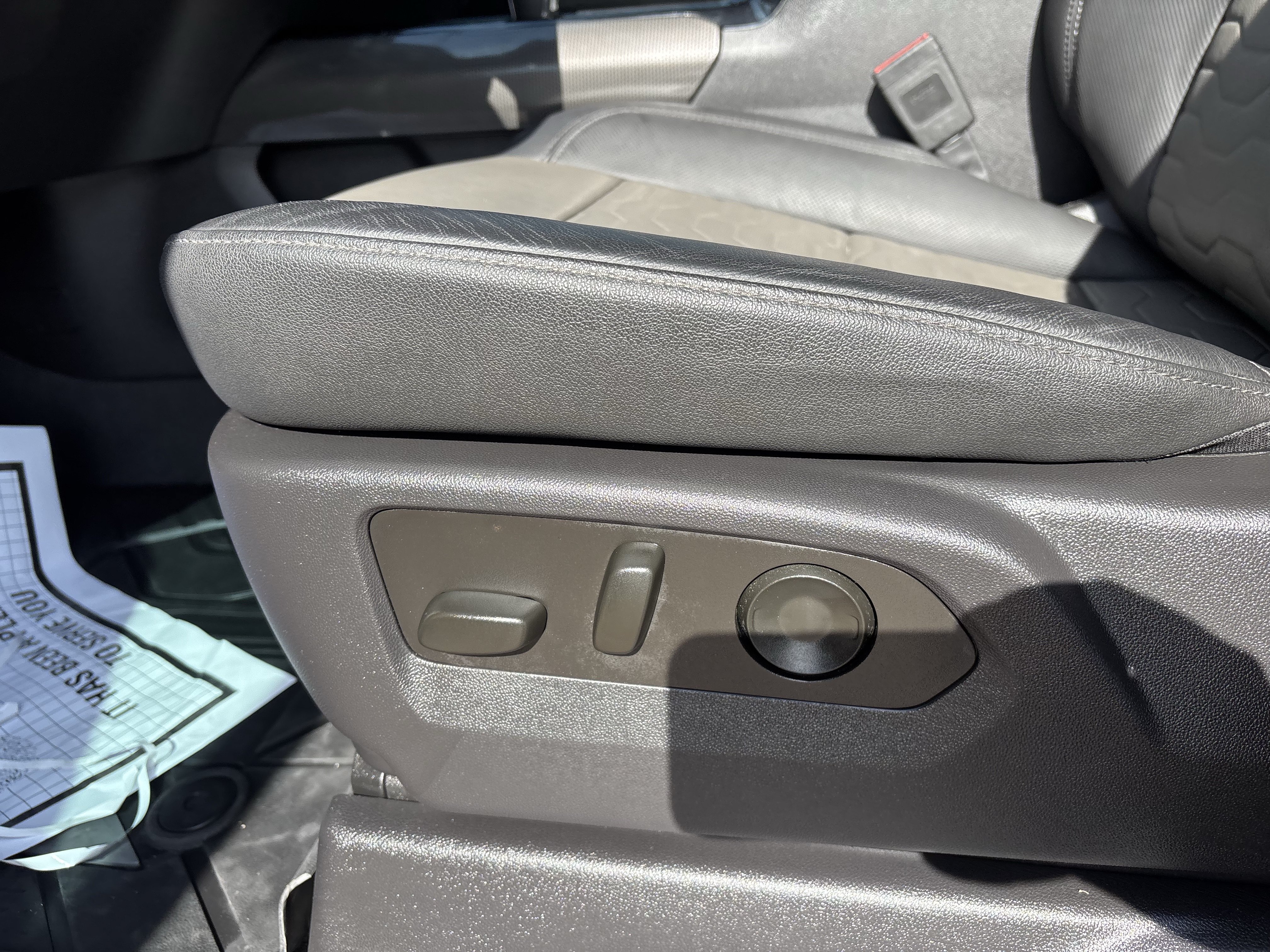 Used 2025 Chevrolet Silverado 1500 ZR2 w/ Technology Package AWD/4WD image 13