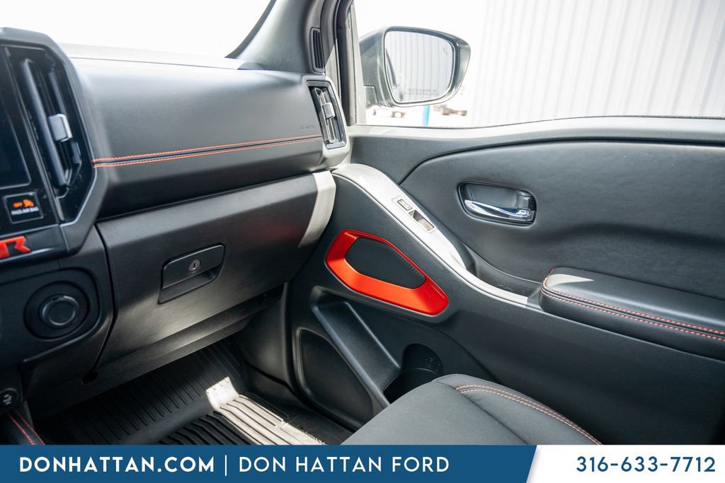 Used 2025 Nissan Frontier PRO-4X AWD/4WD image 16