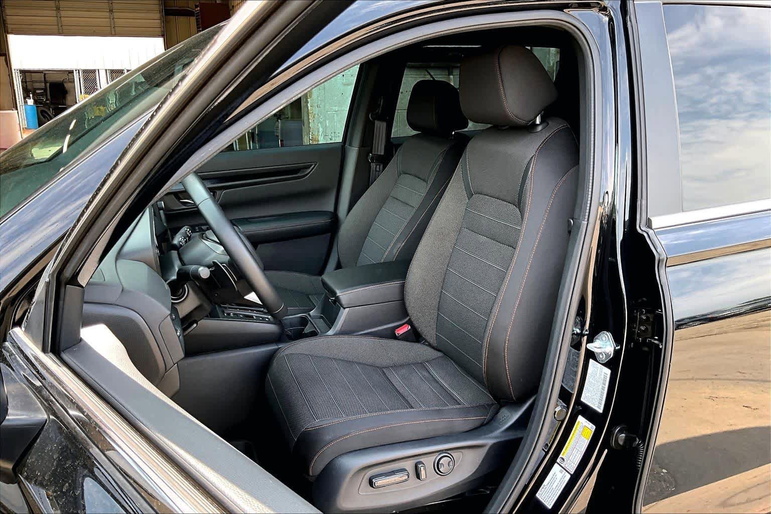 Used 2025 Honda CR-V Sport image 10