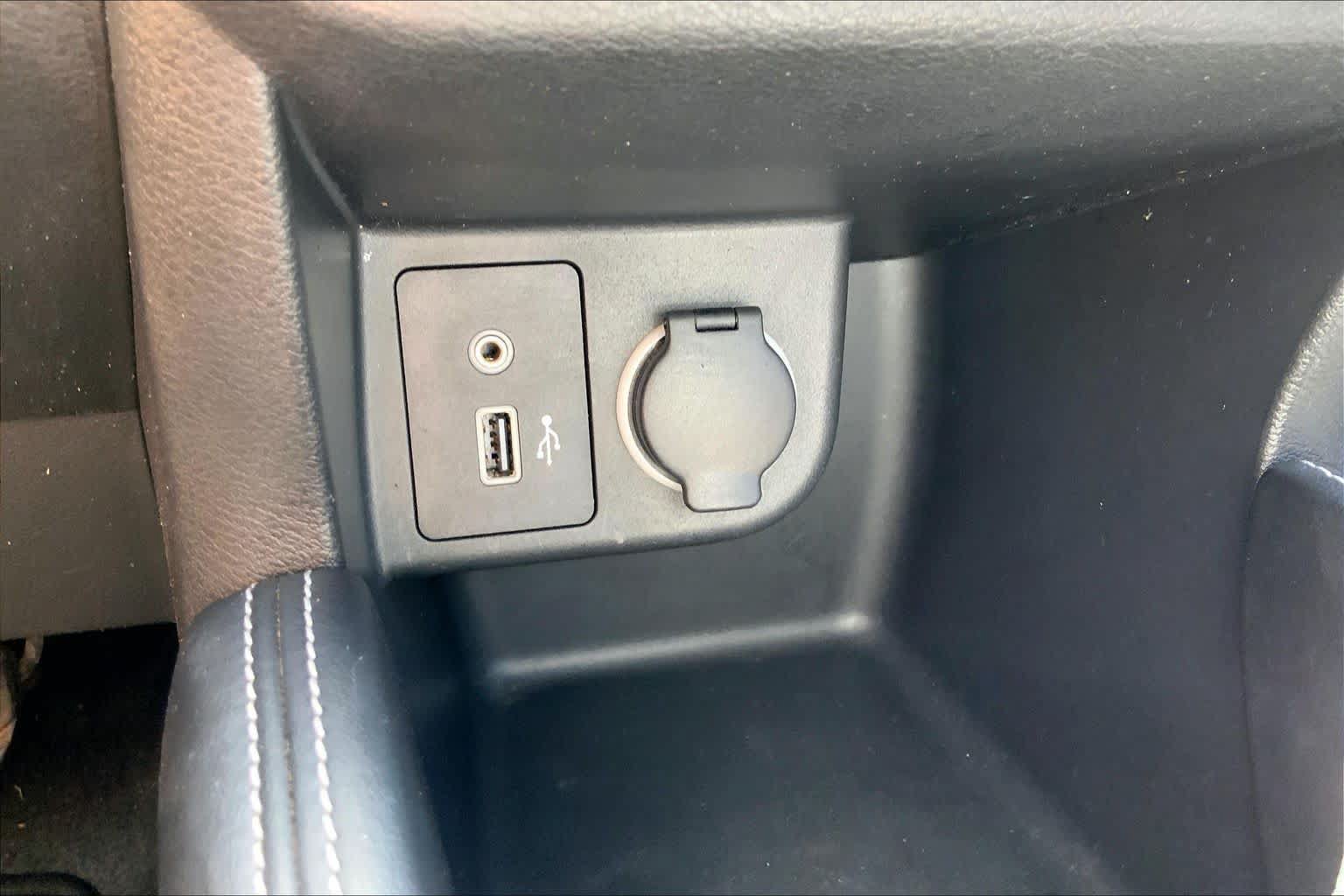 Used 2019 Nissan Kicks SR FWD image 34