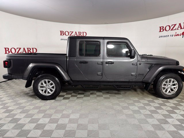 Used 2023 Jeep Gladiator Sport AWD/4WD image 13