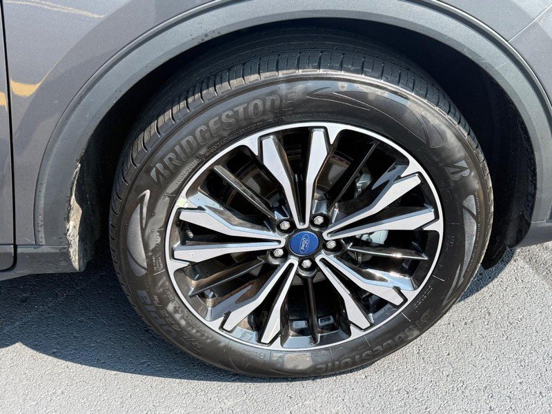 Certified 2022 Ford Escape SEL w/ SEL Stealth AWD Package image 12