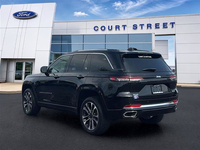 Used 2023 Jeep Grand Cherokee Overland w/ Luxury Tech Group IV AWD/4WD image 7