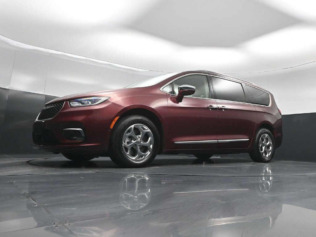 Used 2021 Chrysler Pacifica Limited w/ Premium & Safety Sphere Group AWD/4WD image 44