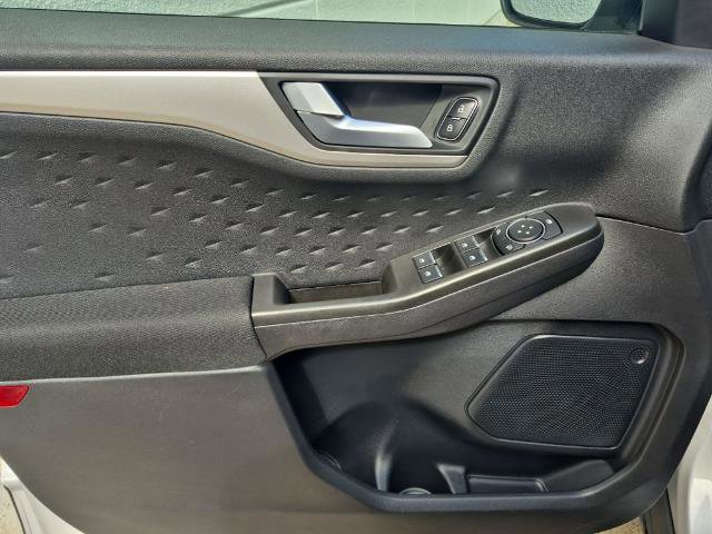 Certified 2020 Ford Escape SE image 14