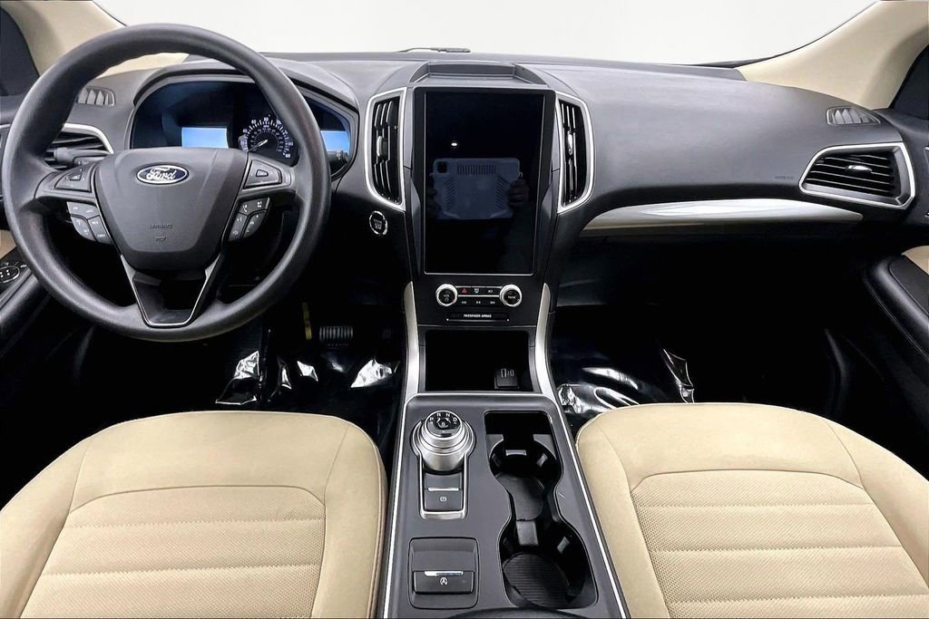Certified 2024 Ford Edge SE image 16