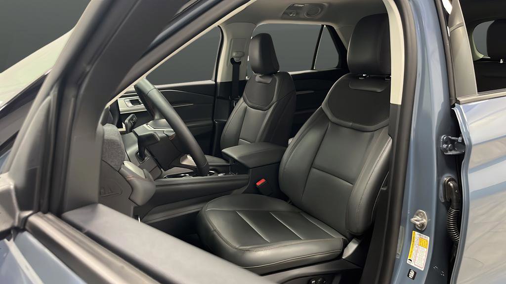 Certified 2026 Ford Explorer Active w/ Active Comfort Package AWD/4WD image 9