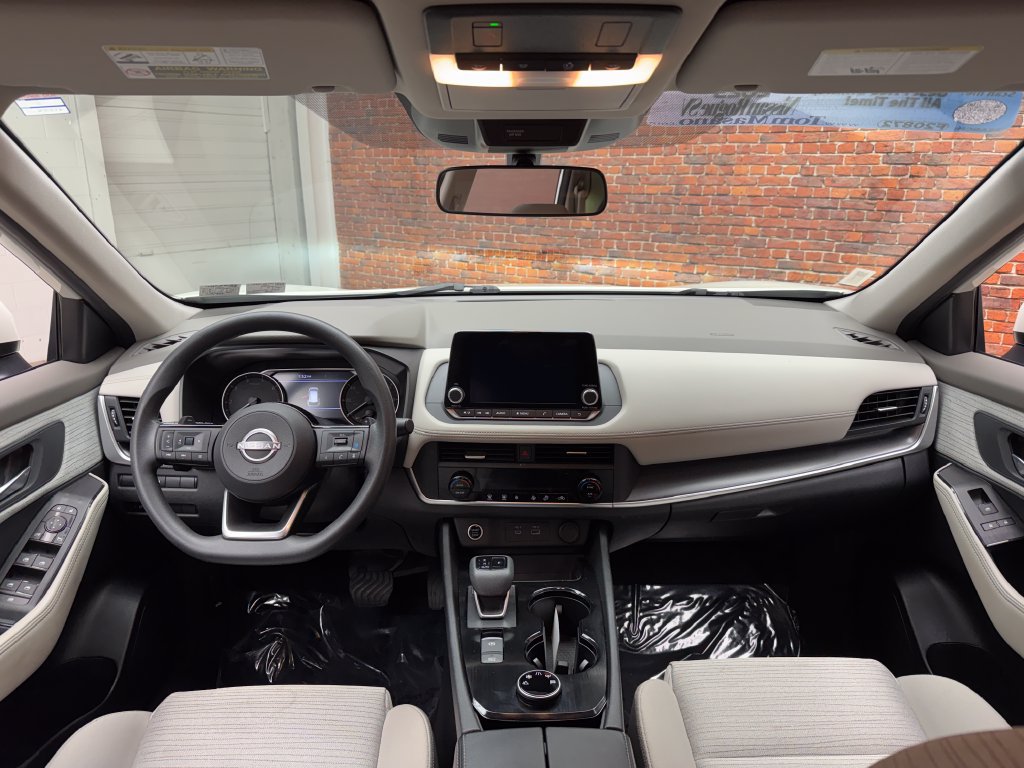 Used 2023 Nissan Rogue SV AWD/4WD image 13