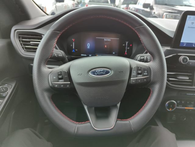 Certified 2025 Ford Escape ST-Line AWD/4WD image 30