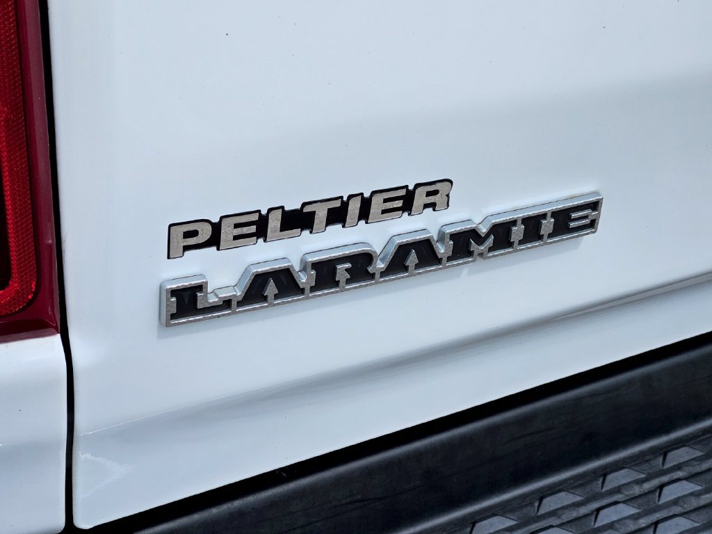 Used 2022 RAM 1500 Laramie AWD/4WD image 9