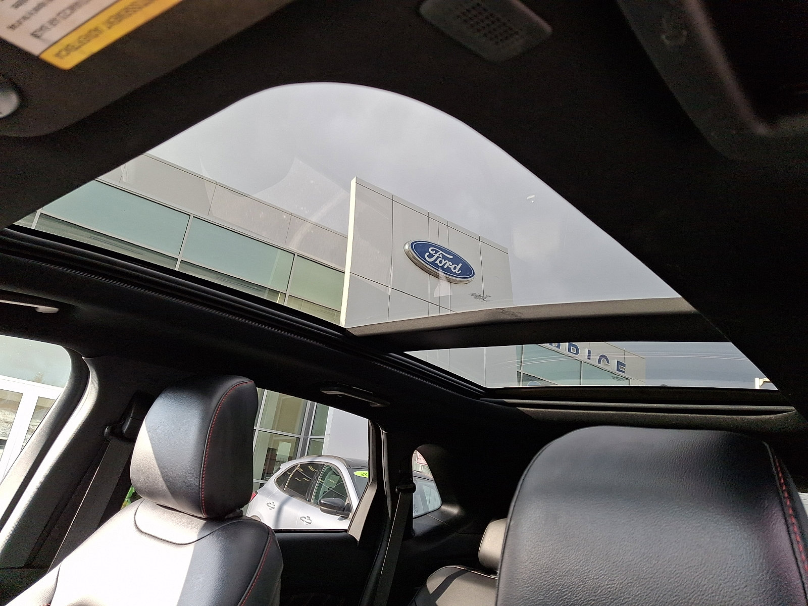 Certified 2022 Ford Edge ST-Line image 14