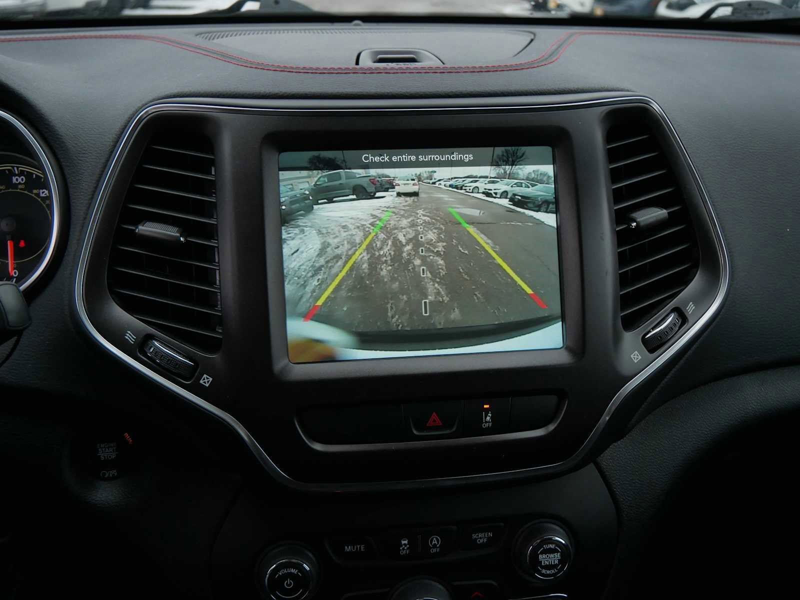 Used 2022 Jeep Cherokee Trailhawk image 22