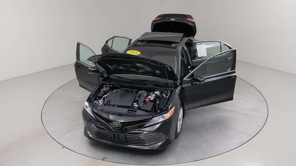 Used 2018 Toyota Camry XLE FWD image 44