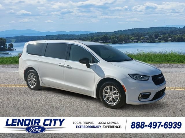 Used 2024 Chrysler Pacifica Touring-L FWD image 1
