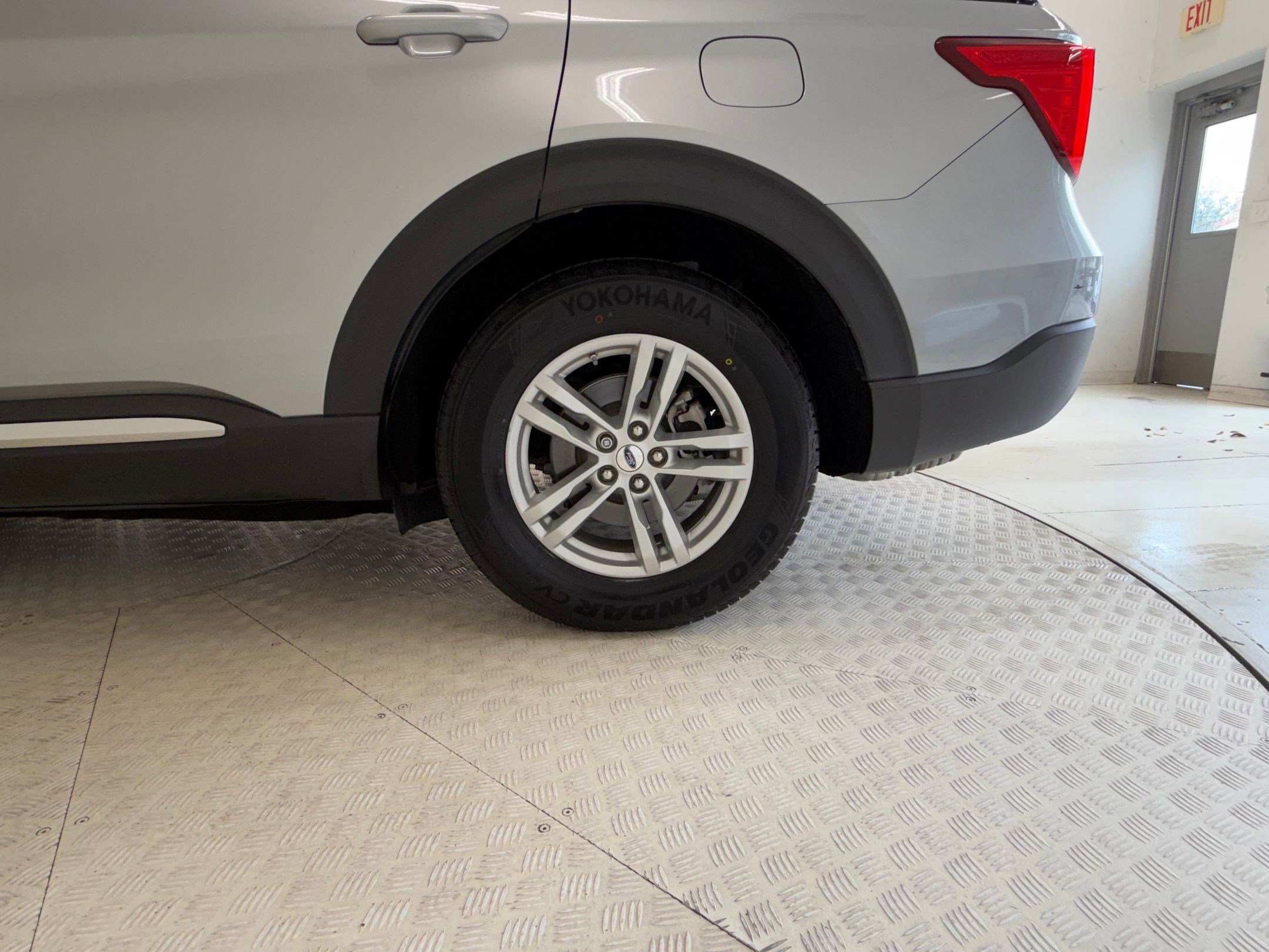 Certified 2020 Ford Explorer XLT image 13