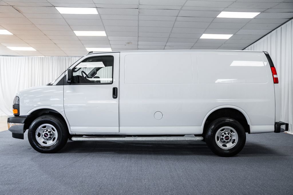 Used 2024 GMC Savana 2500 w/ Driver Convenience Package image 5