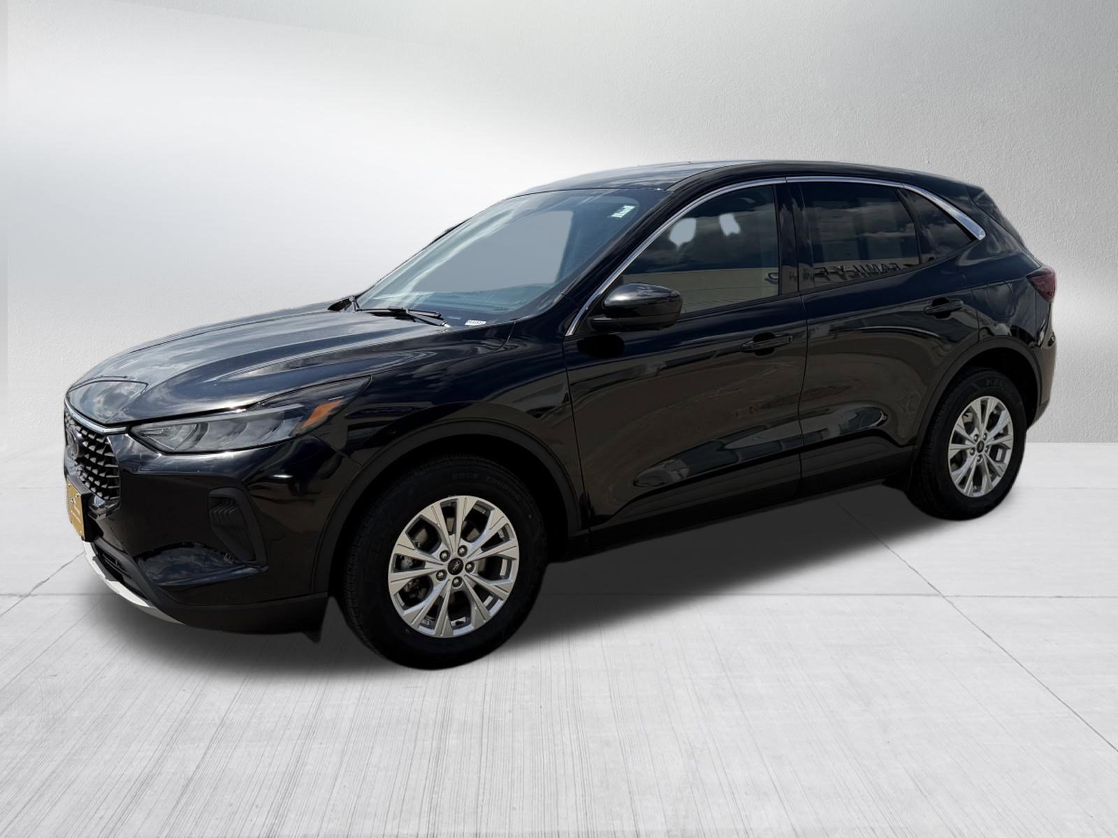 Certified 2023 Ford Escape Active w/ Tech Pack #2 AWD/4WD image 3