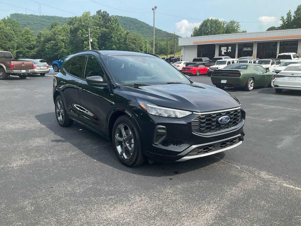 Certified 2023 Ford Escape ST-Line w/ Tech Pack #1 FWD image 3
