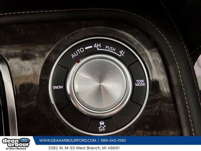 Used 2022 Nissan Armada Platinum w/ Captain's Chairs Package image 16