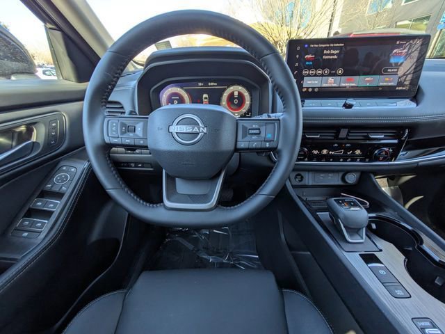 Used 2025 Nissan Rogue SL w/ SL Premium Package image 18