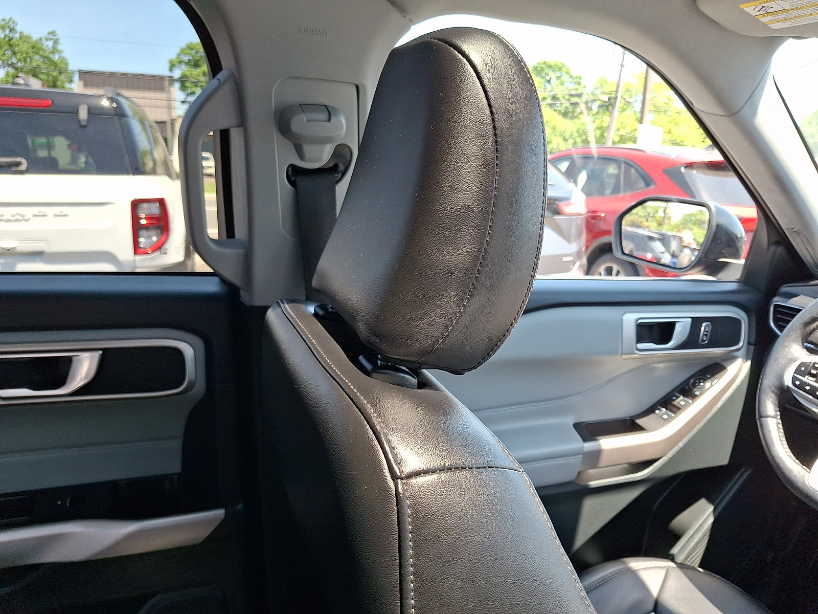 Certified 2023 Ford Explorer XLT w/ Equipment Group 202A AWD/4WD image 13