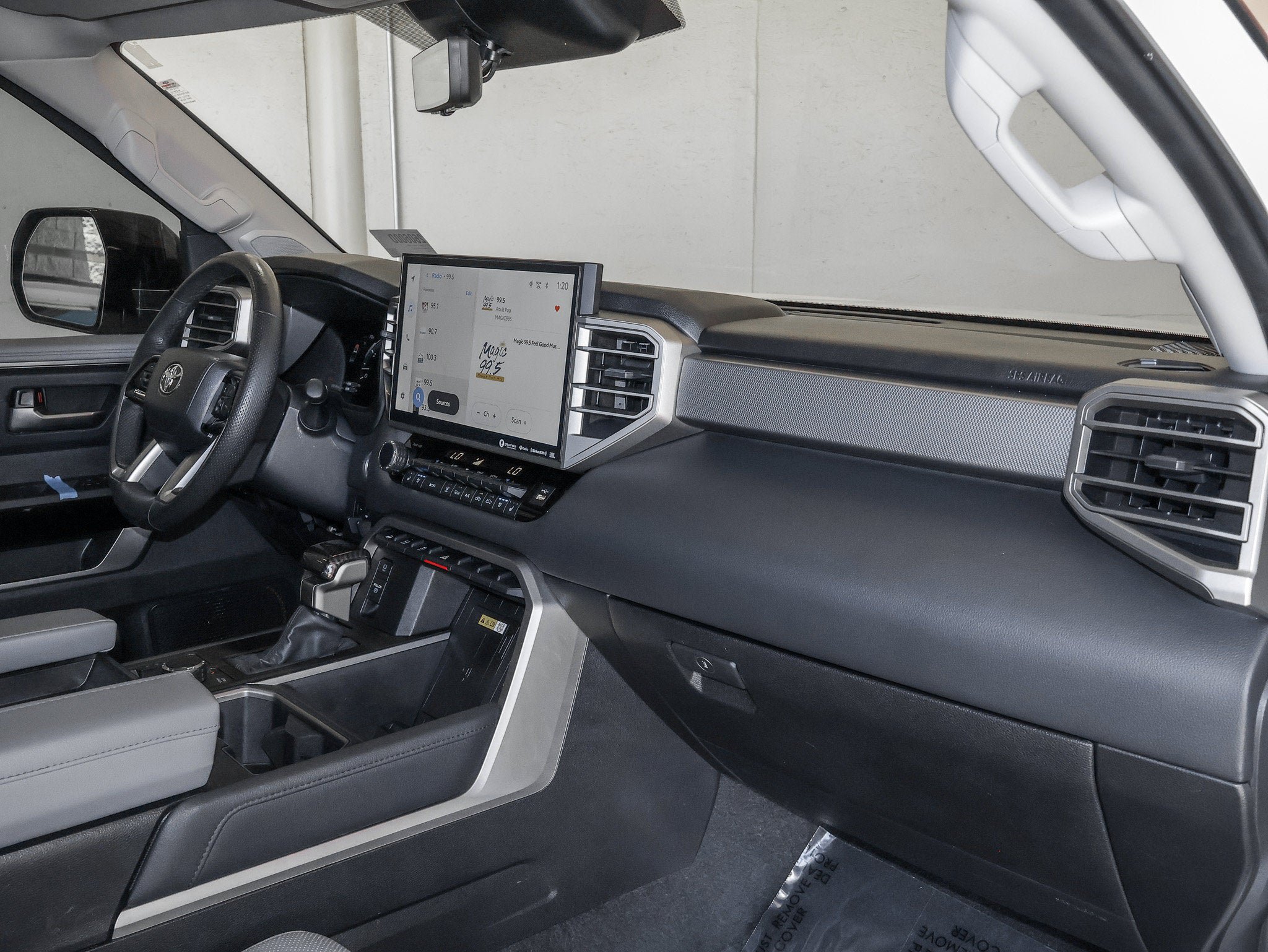 Used 2024 Toyota Tundra Limited AWD/4WD image 39