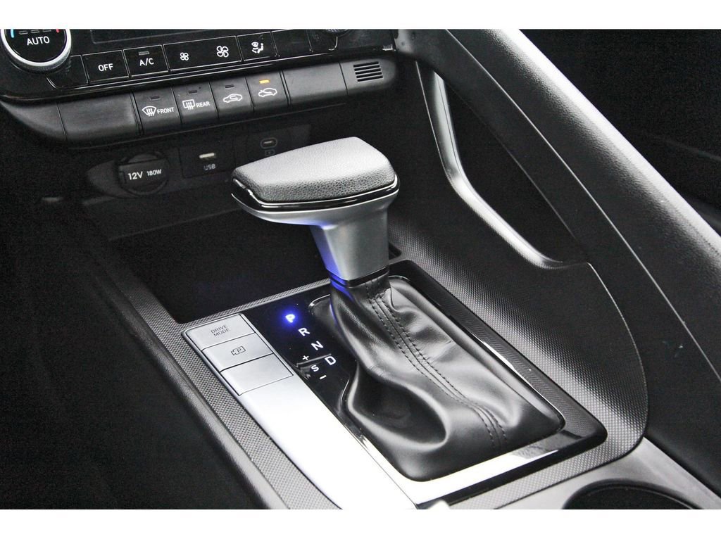 Used 2024 Hyundai Elantra SEL image 25