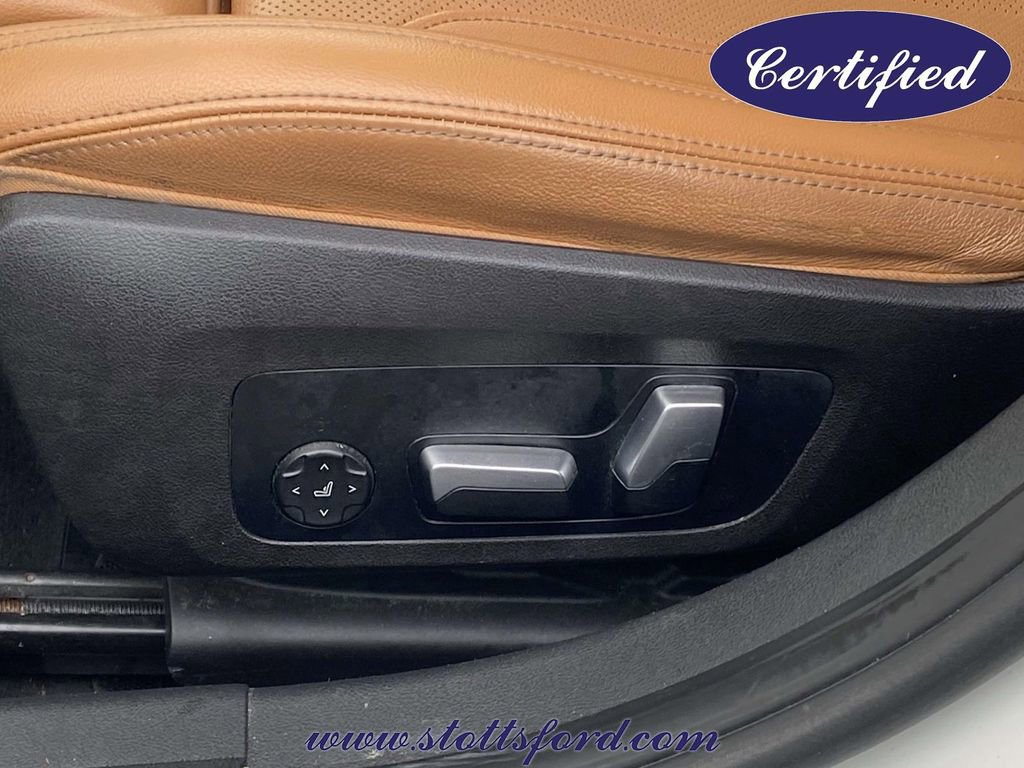 Used 2023 BMW 330i Sedan w/ Premium Package image 15