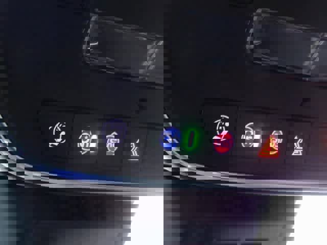 Used 2025 Chevrolet Equinox RS w/ Safety and Technology Package image 35