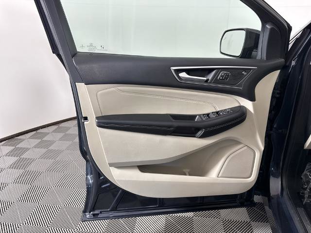 Certified 2022 Ford Edge Titanium image 26