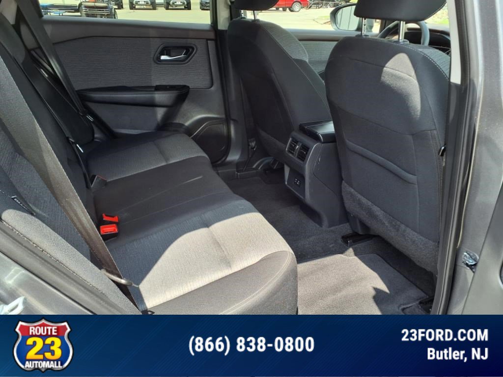 Used 2023 Nissan Rogue SV image 11
