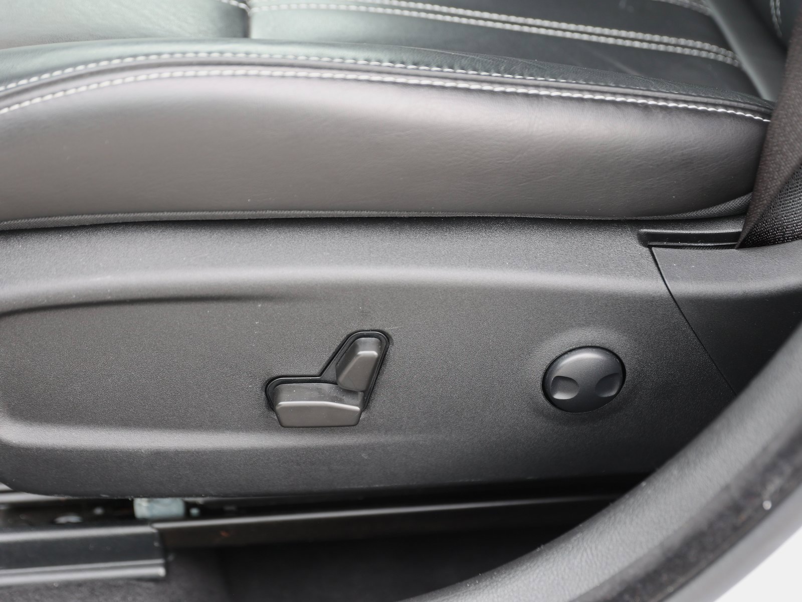 Used 2022 Chrysler 300 S image 17