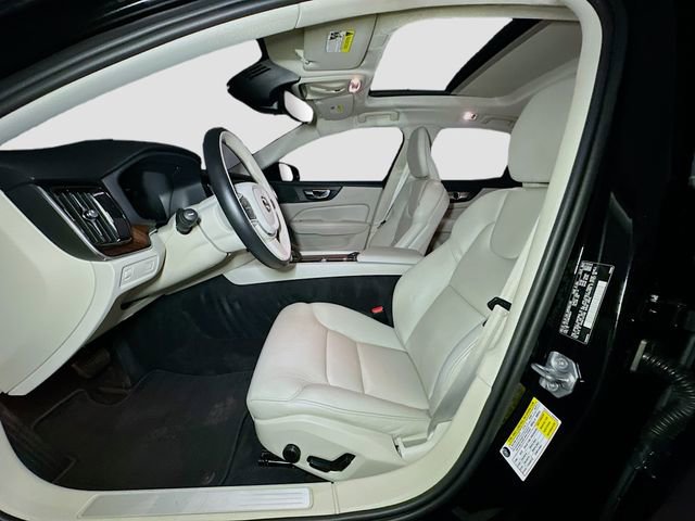 Used 2022 Volvo S60 B5 Momentum w/ Premium Package image 19