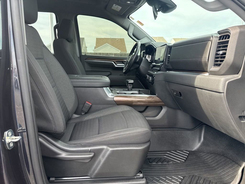 Used 2022 Chevrolet Silverado 1500 LT Trail Boss AWD/4WD image 46