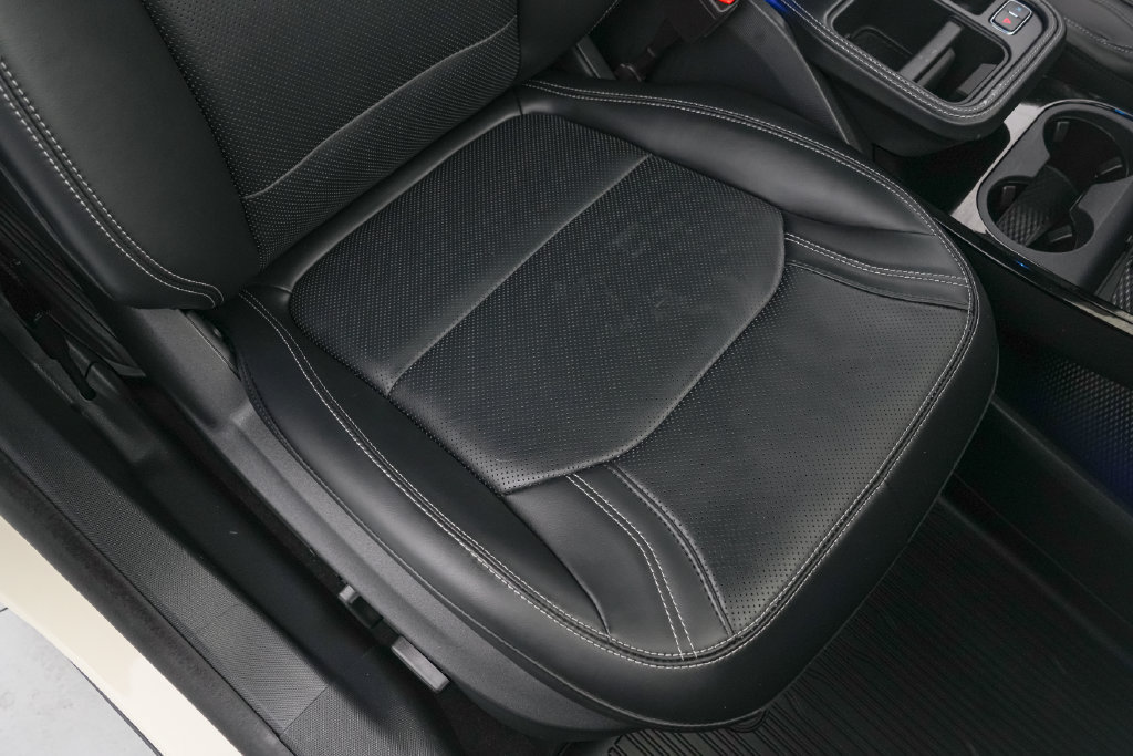 Certified 2025 Ford Mustang Mach-E Premium RWD image 26