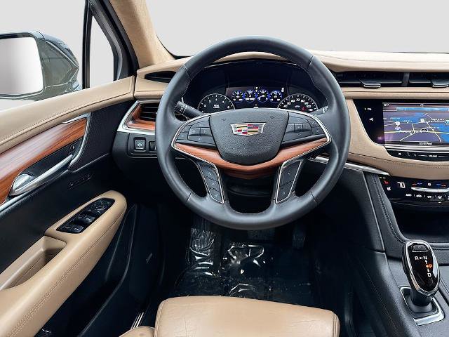 Used 2017 Cadillac XT5 Platinum w/ Driver Assist Package image 19