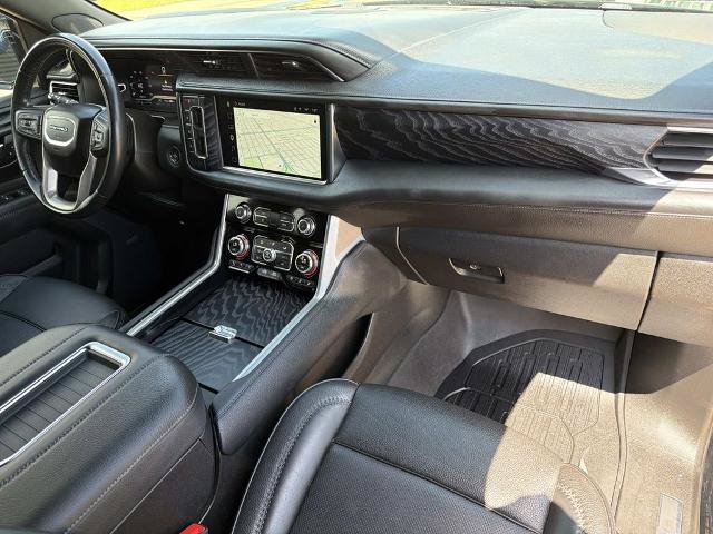 Used 2023 GMC Yukon XL Denali RWD image 17