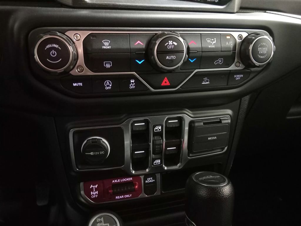 Used 2023 Jeep Gladiator Mojave w/ Trailer Tow Package AWD/4WD image 18