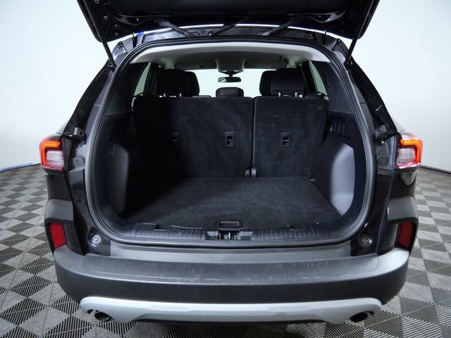 Certified 2025 Ford Escape Active AWD/4WD image 9