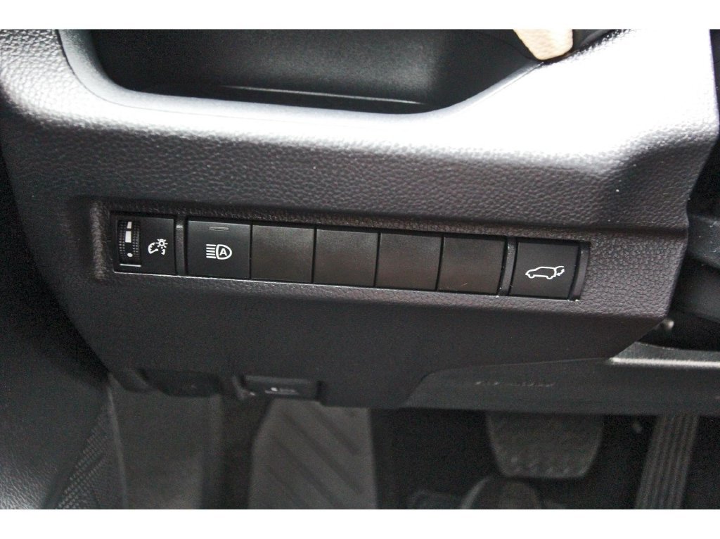 Used 2025 Toyota RAV4 XLE Premium w/ Blackout Package (GST) FWD image 23