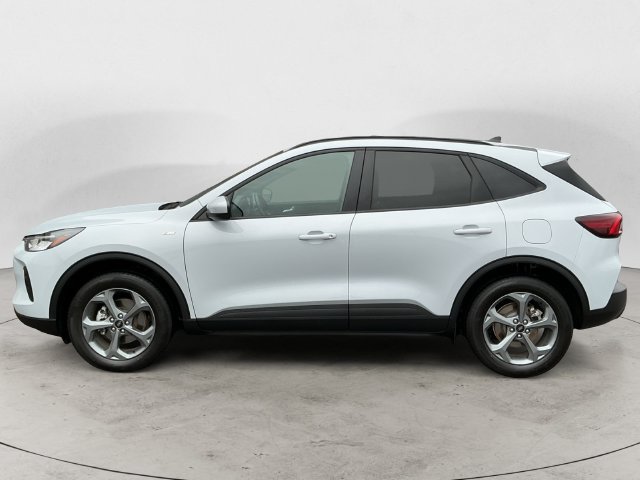 Certified 2025 Ford Escape ST-Line Select AWD/4WD image 8