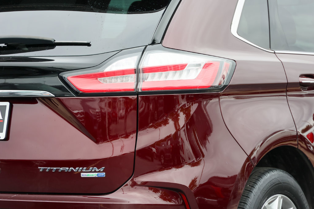Certified 2019 Ford Edge Titanium w/ Cold Weather Package AWD/4WD image 22