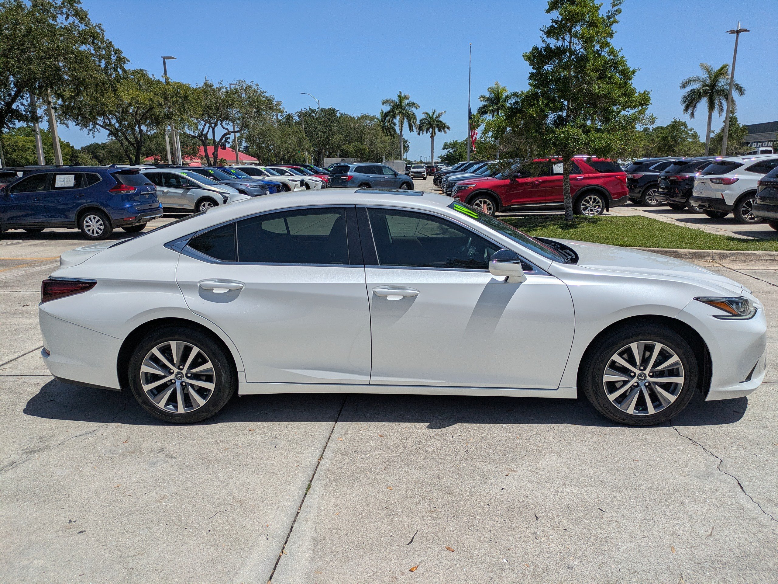 Used 2019 Lexus ES 350 FWD image 3